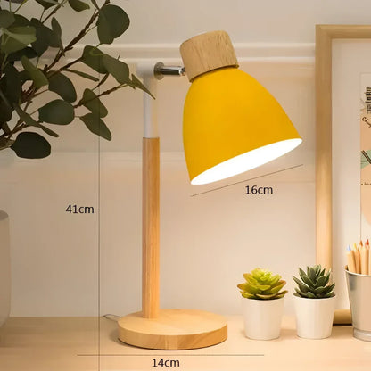 Luminária de Mesa LED com Cabeça Giratória em Madeira – Design Moderno para Quarto, Sala e Escritório