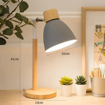 Luminária de Mesa LED com Cabeça Giratória em Madeira – Design Moderno para Quarto, Sala e Escritório